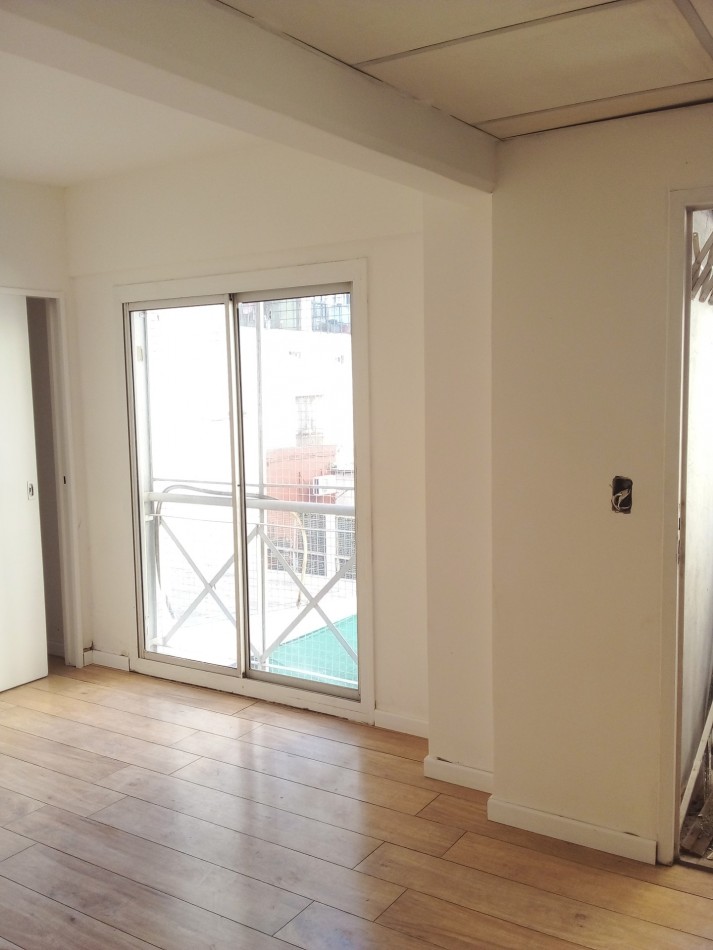 PERON 4100, VENTA 2 AMB A NUEVO