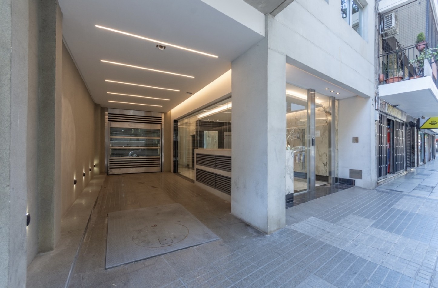 BILLINGHURST 1500, VENTA PISO DE CUATRO AMBIENTES CON DEPENDENCIA