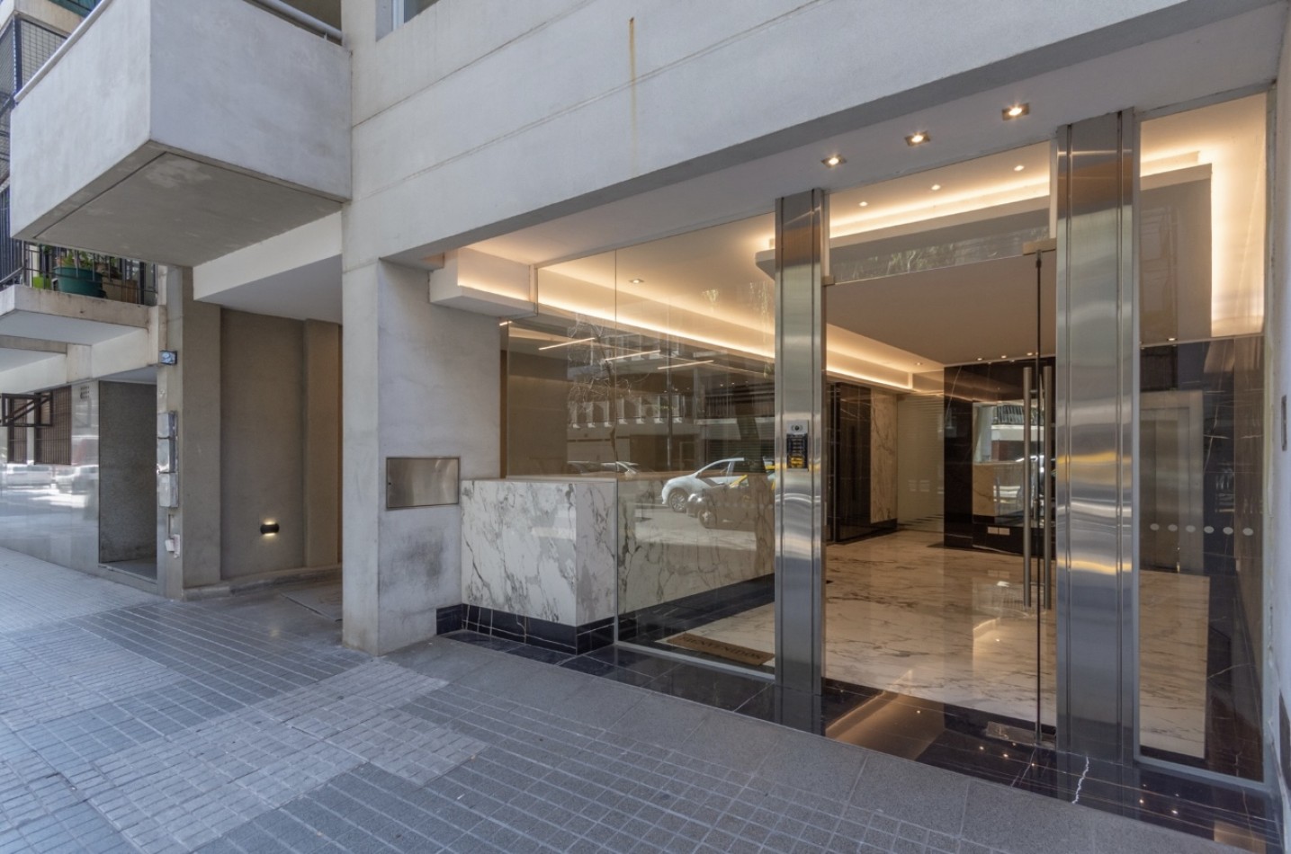 BILLINGHURST 1500, VENTA PISO DE CUATRO AMBIENTES CON DEPENDENCIA