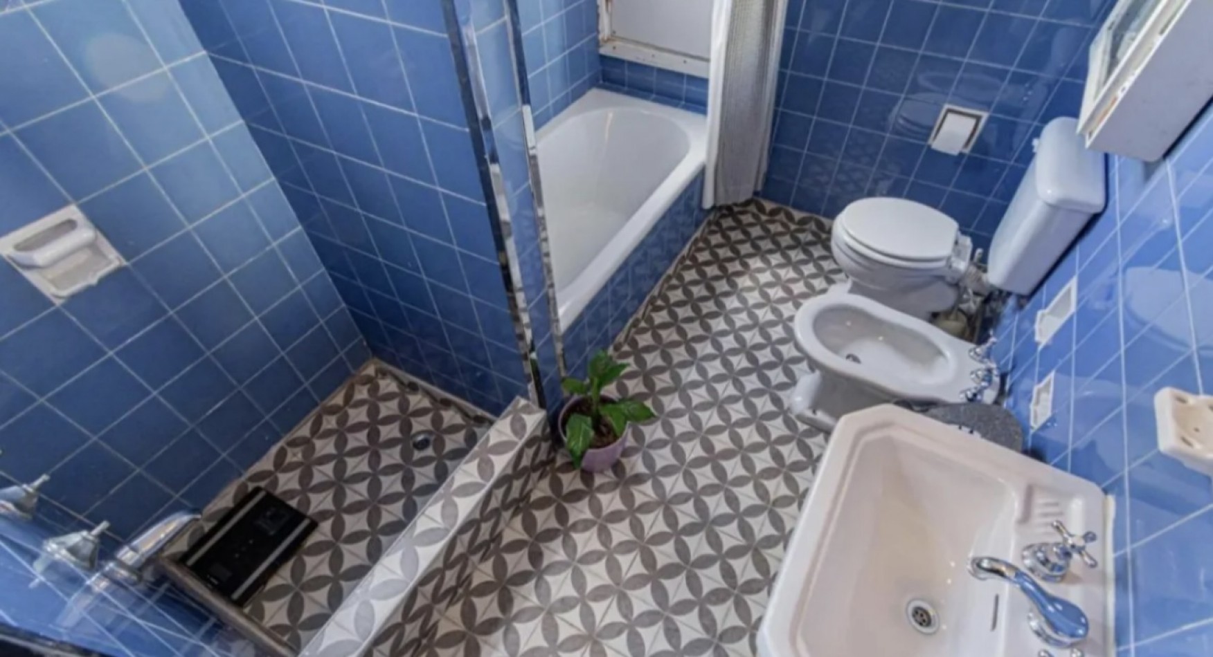3 FEBRERO 2200, VENTA PISO DE CUATRO AMBIENTES CON DEPENDENCIA