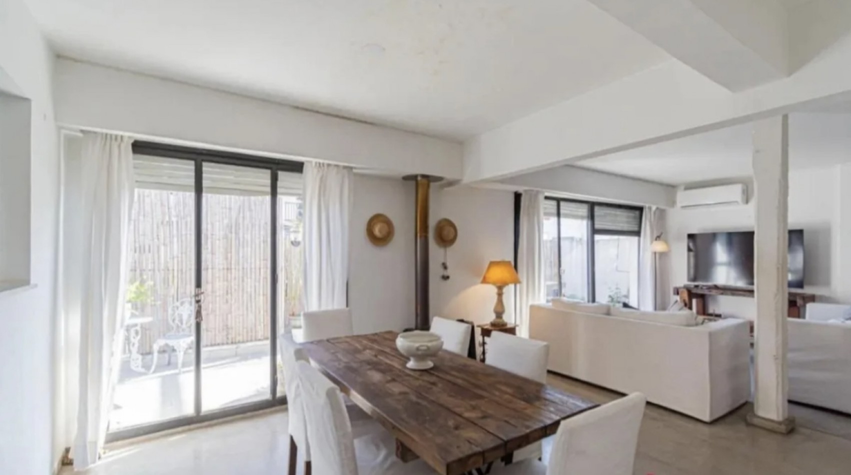 3 FEBRERO 2200, VENTA PISO DE CUATRO AMBIENTES CON DEPENDENCIA