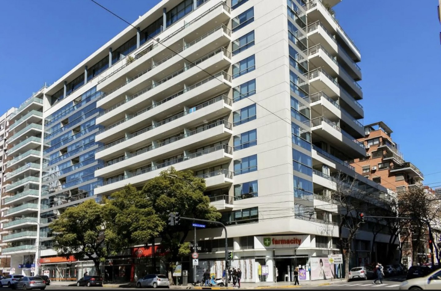 AV. DEL LIBERTADOR 5700, VENTA DEPARTAMENTO DE CUATRO AMBIENTES CON DEPENDENCIA DE SERVICIO