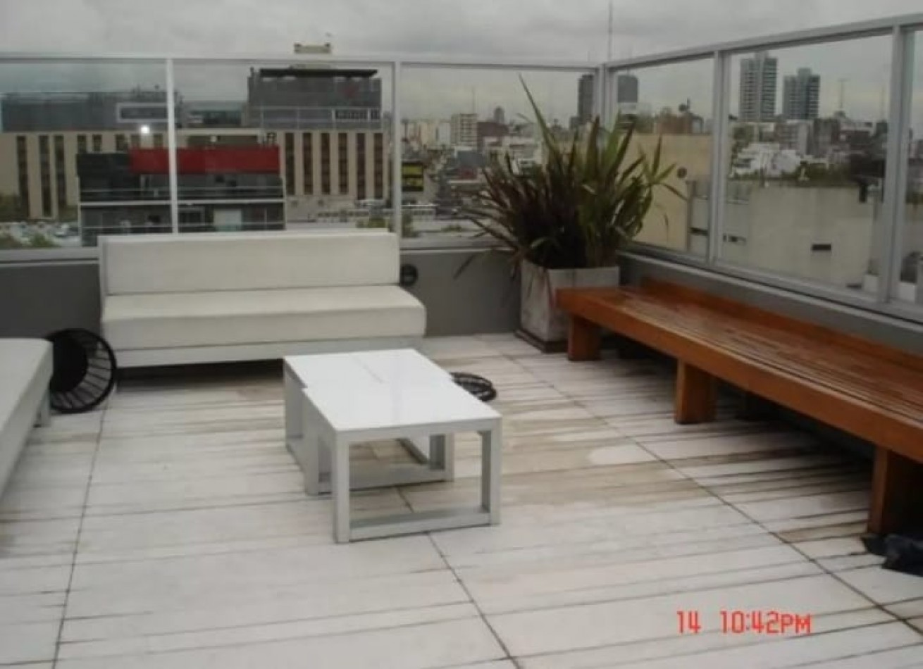 Oro 2100. Venta 1 AMB Cfte Balcon Amoblado, Equipado. Edificio Categoria Piscina, Solarium, Yacuzzi. Laundry, S.U.M