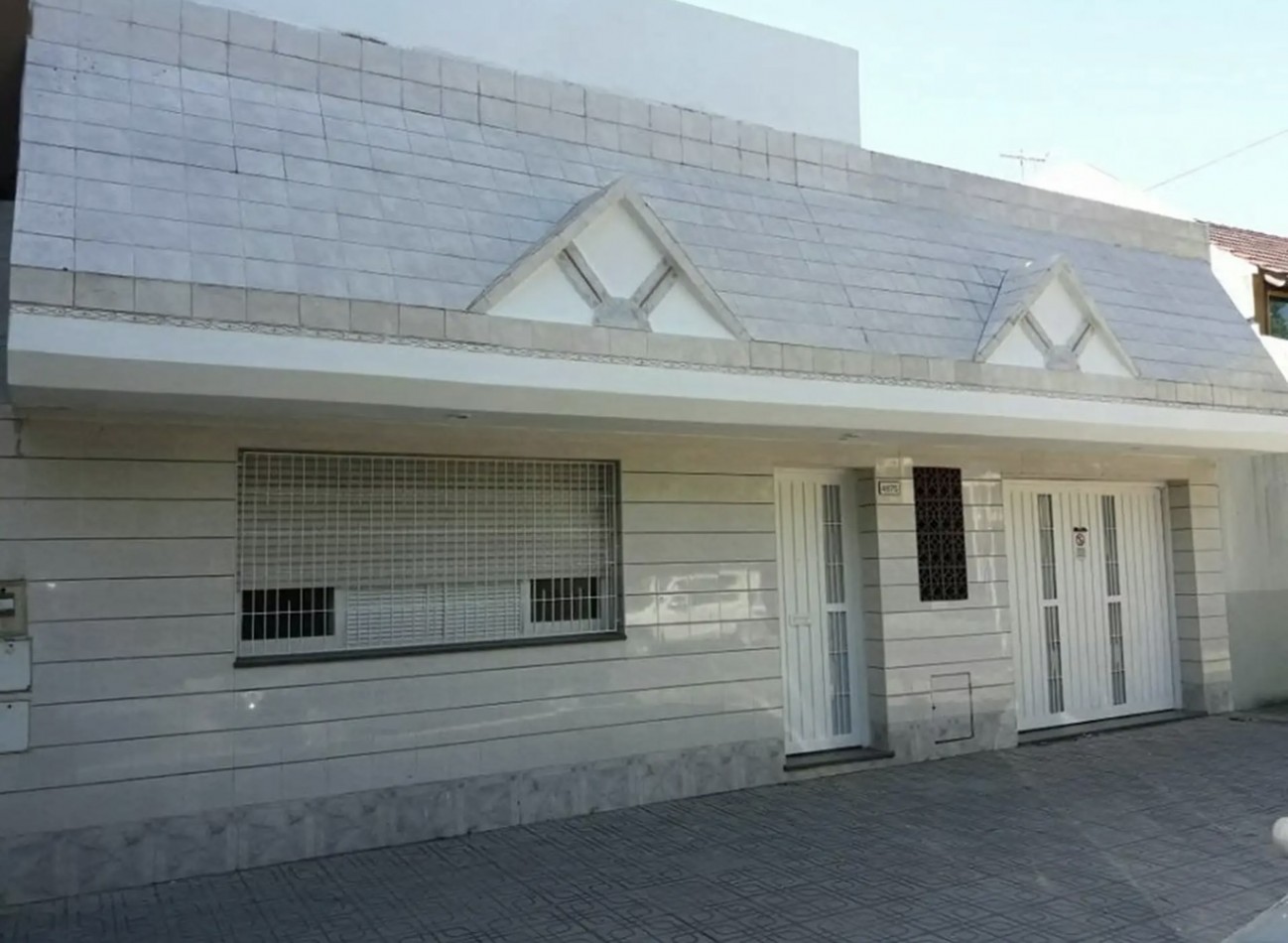 SAN BLAS 4600, VENTA CASA LOTE PROPIO DE CUATRO AMBIENTES