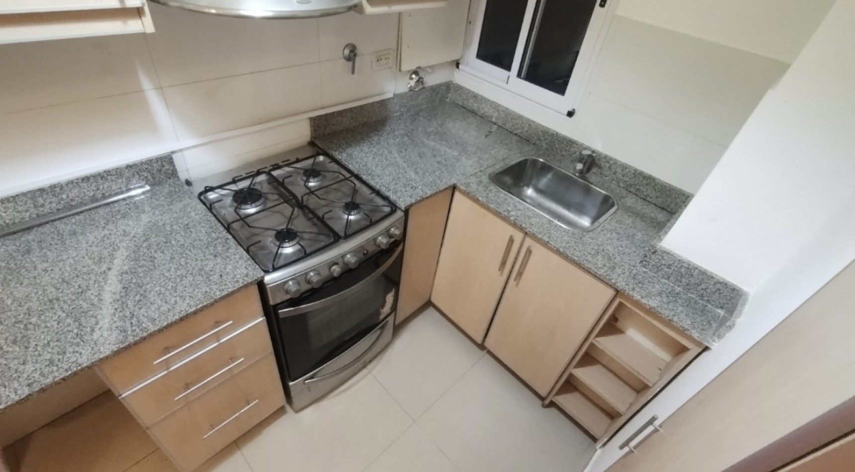 LARREA 1300, VENTA DEPARTAMENTO DE TRES AMBIENTES