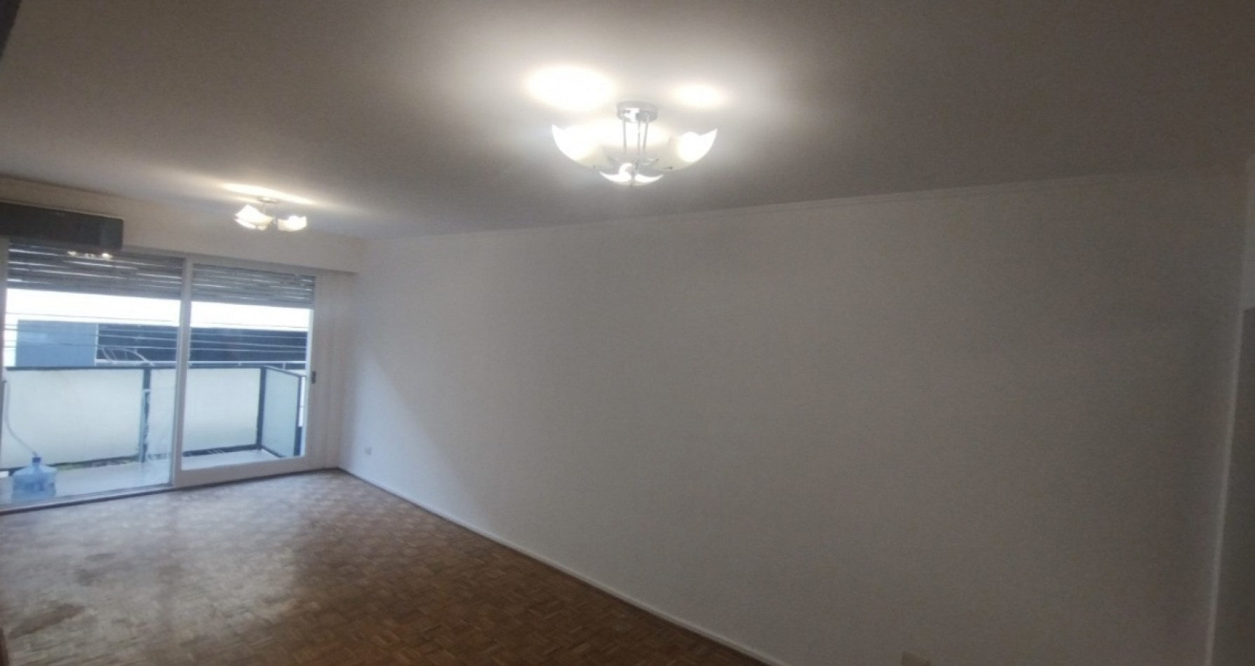 LARREA 1300, VENTA DEPARTAMENTO DE TRES AMBIENTES