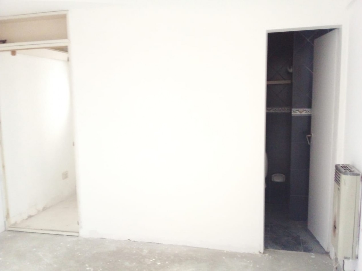 PERON 4100, VENTA 2 AMB A NUEVO