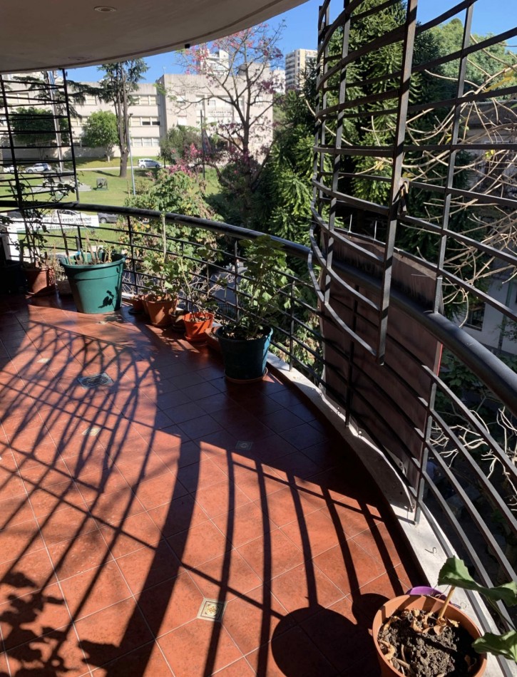 CHENAUT 1900, VENTA PISO DE CINCO AMBIENTES 