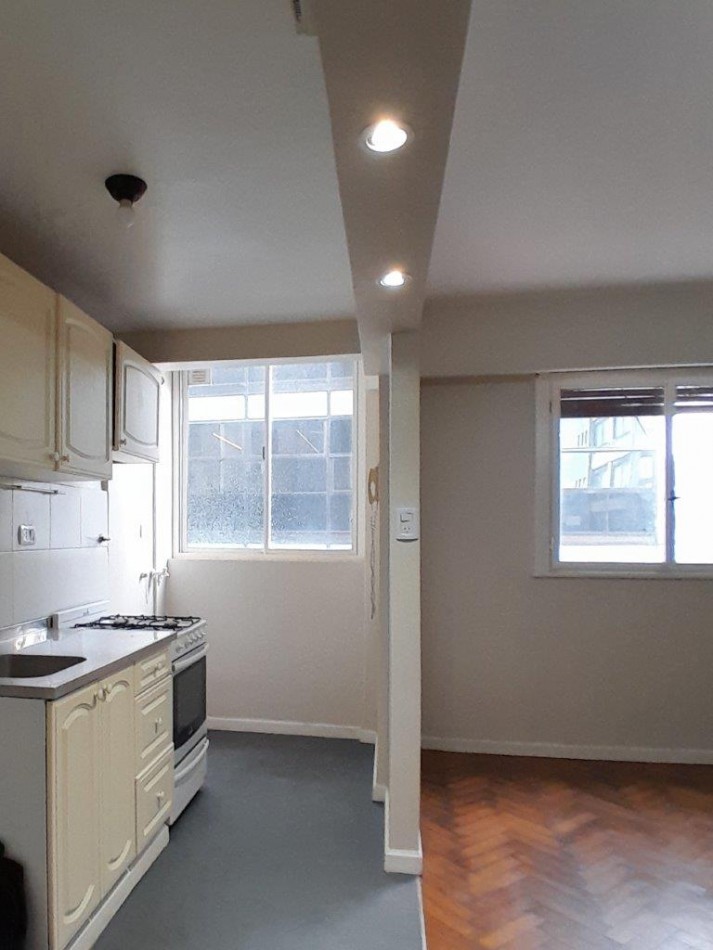 TUCUMAN 700, VENTA 2 AMBIENTES IMPECABLES