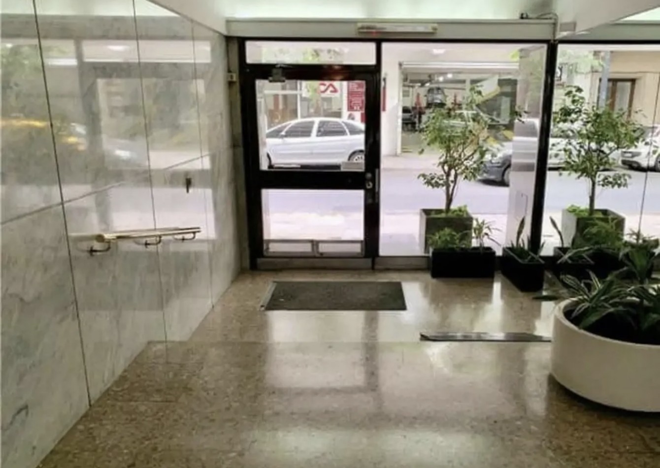 MARIO BRAVO 100, VENTA DEPARTAMENTO DE CUATRO AMBIENTES