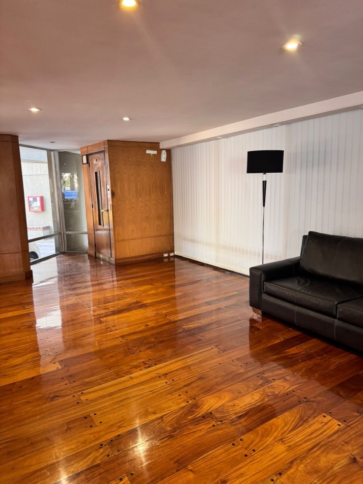 NAVARRO 4400, VENTA PISO DE CUATRO AMBIENTES CON COCHERA Y DEPENDENCIA
