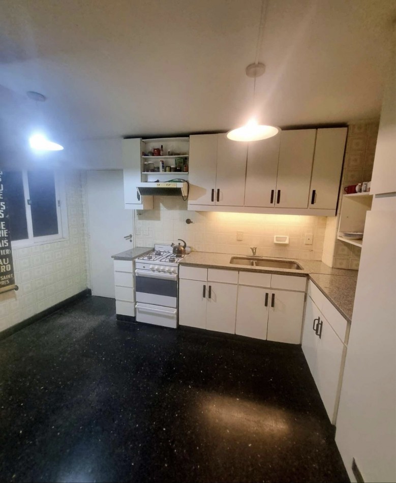 PAUNERO 2700, VENTA PISO DE CUATRO AMBIENTES CON DEP (Estilo)