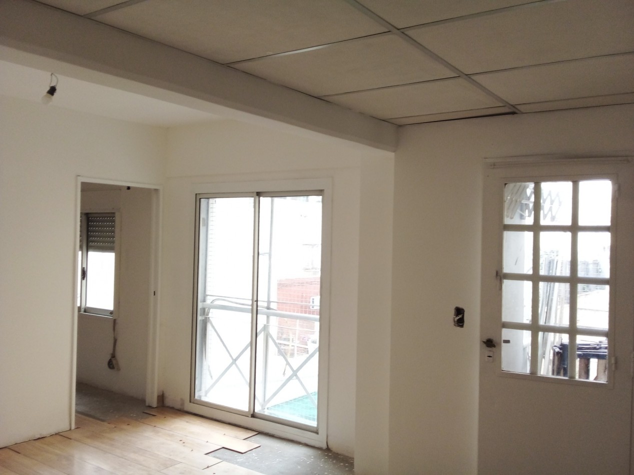 PERON 4100, VENTA 2 AMB A NUEVO