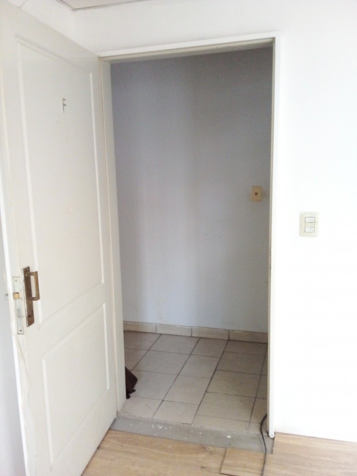 PERON 4100, VENTA 2 AMB A NUEVO