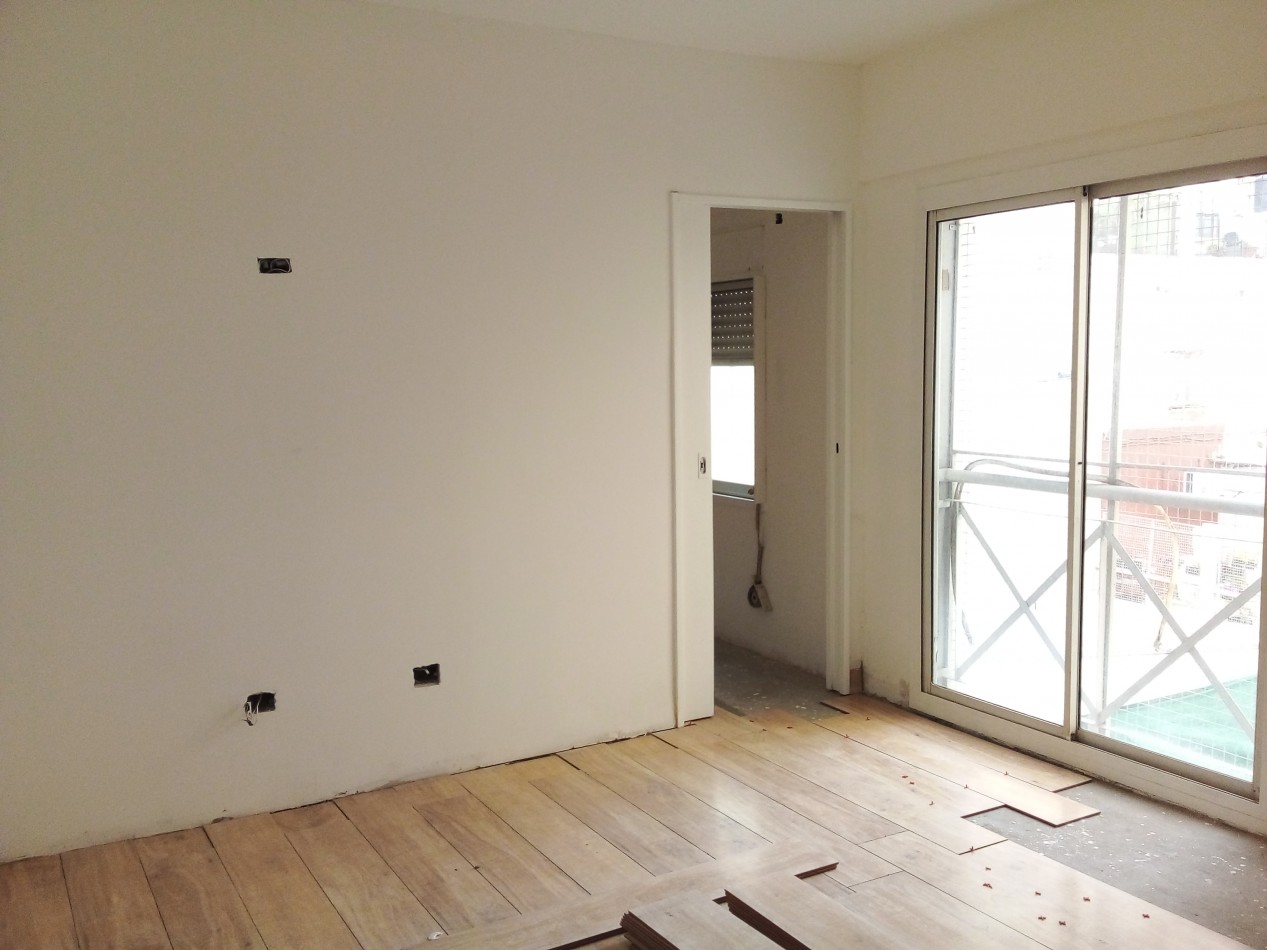 PERON 4100, VENTA 2 AMB A NUEVO