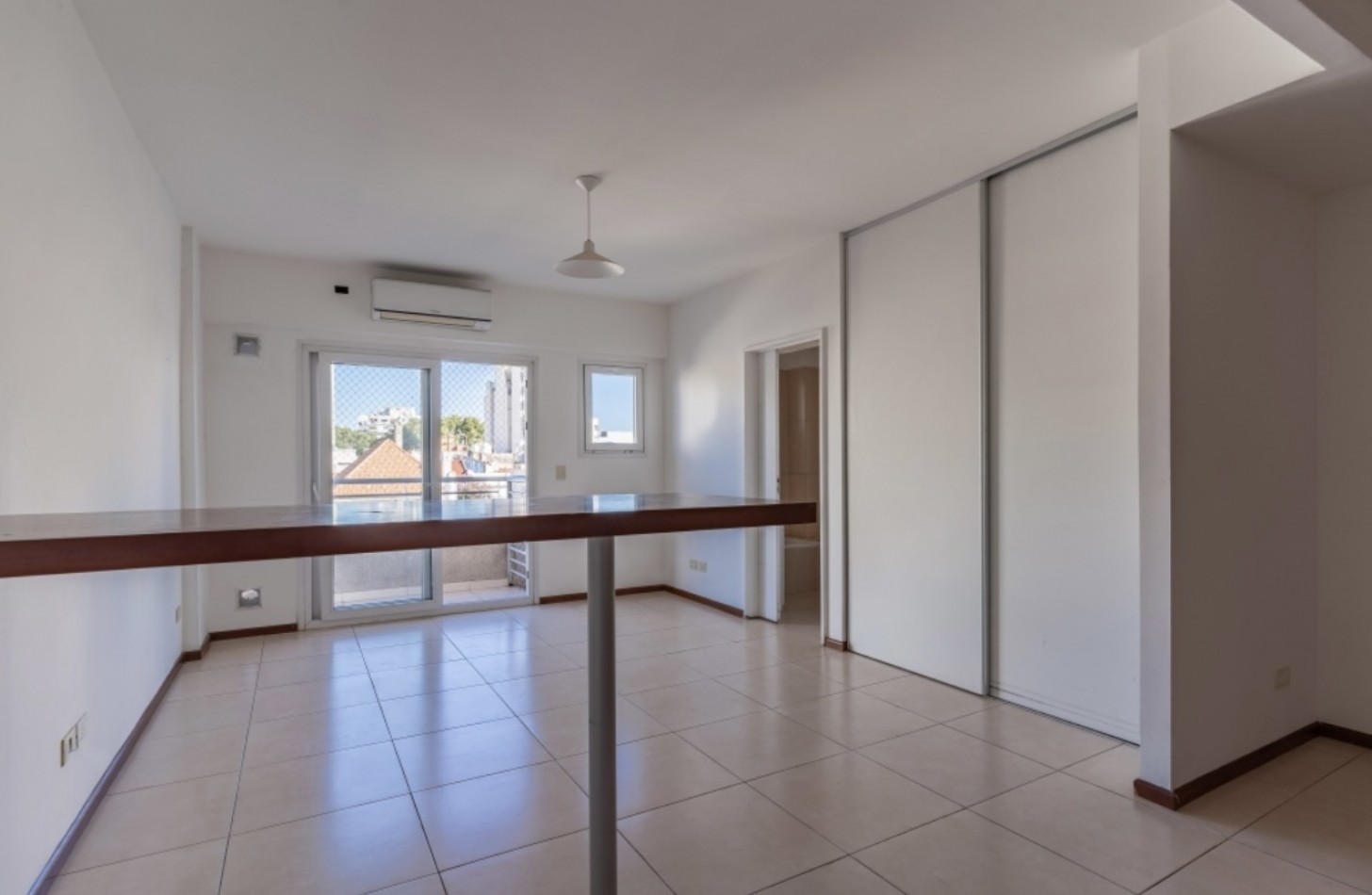 LUIS VIALE 2000, VENTA DEPARTAMENTO DE UN AMBIENTE 