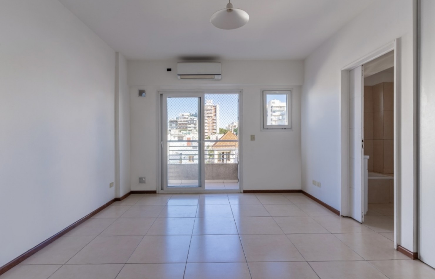 LUIS VIALE 2000, VENTA DEPARTAMENTO DE UN AMBIENTE 