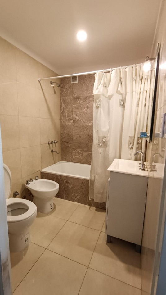 ANDRES LAMAS 1151, VENTA 1 AMB DIVISIBLE FTE BALCON 