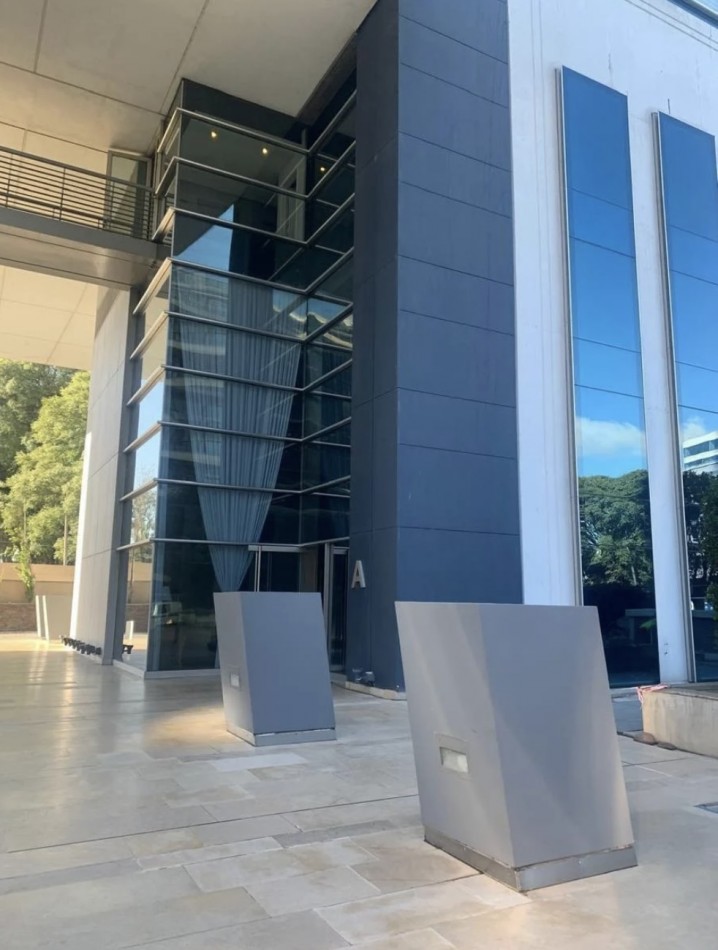 JUANA MANSO 670, VENTA DEPARTAMENTO DE TRES AMBIENTES