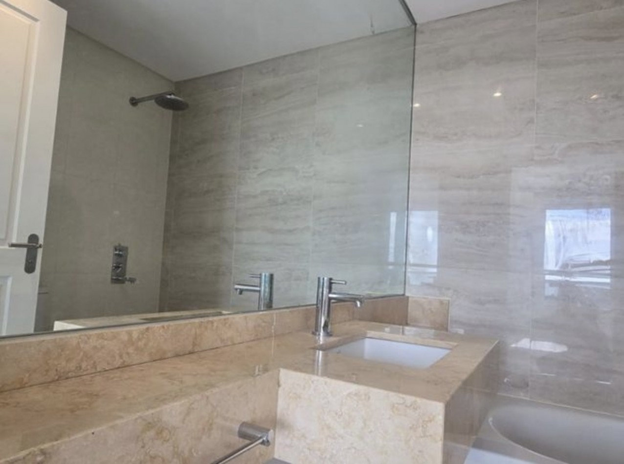 JUANA MANSO 670, VENTA DEPARTAMENTO DE TRES AMBIENTES