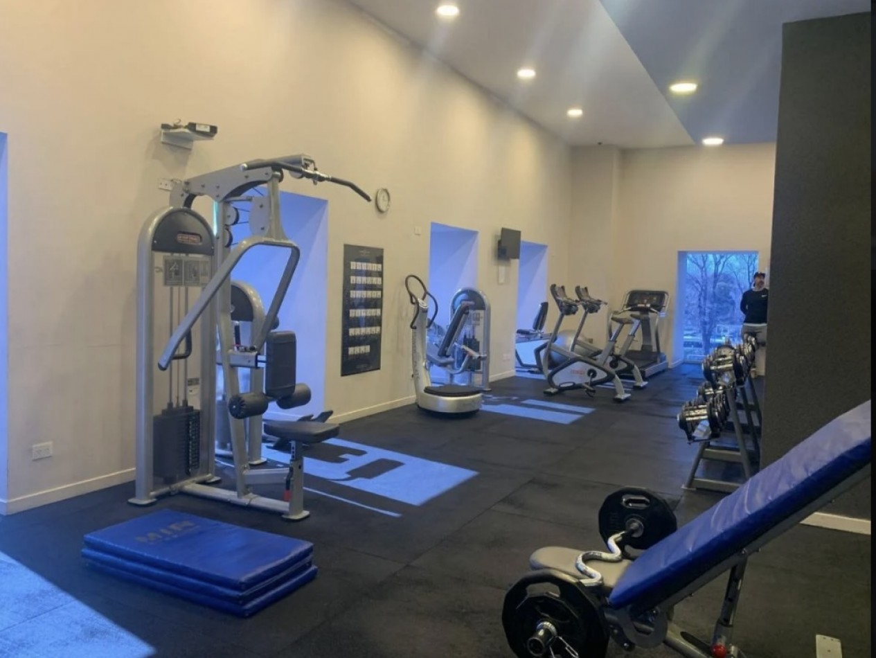 JUANA MANSO 670, VENTA DEPARTAMENTO DE TRES AMBIENTES