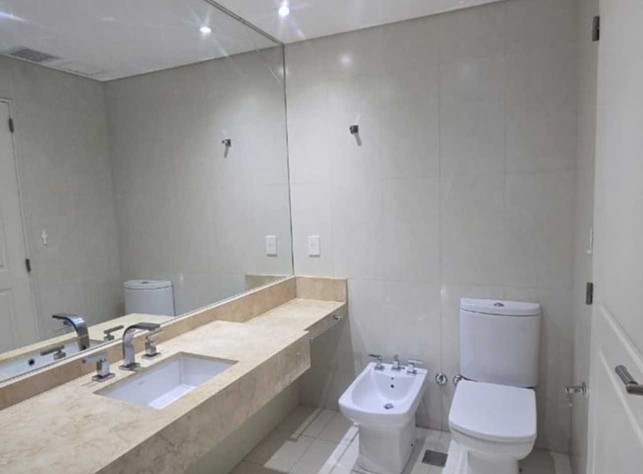JUANA MANSO 670, VENTA DEPARTAMENTO DE TRES AMBIENTES