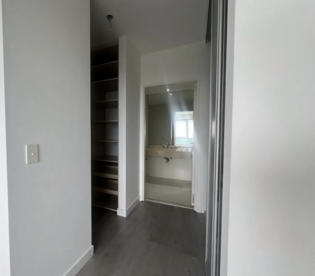 JUANA MANSO 670, VENTA DEPARTAMENTO DE TRES AMBIENTES