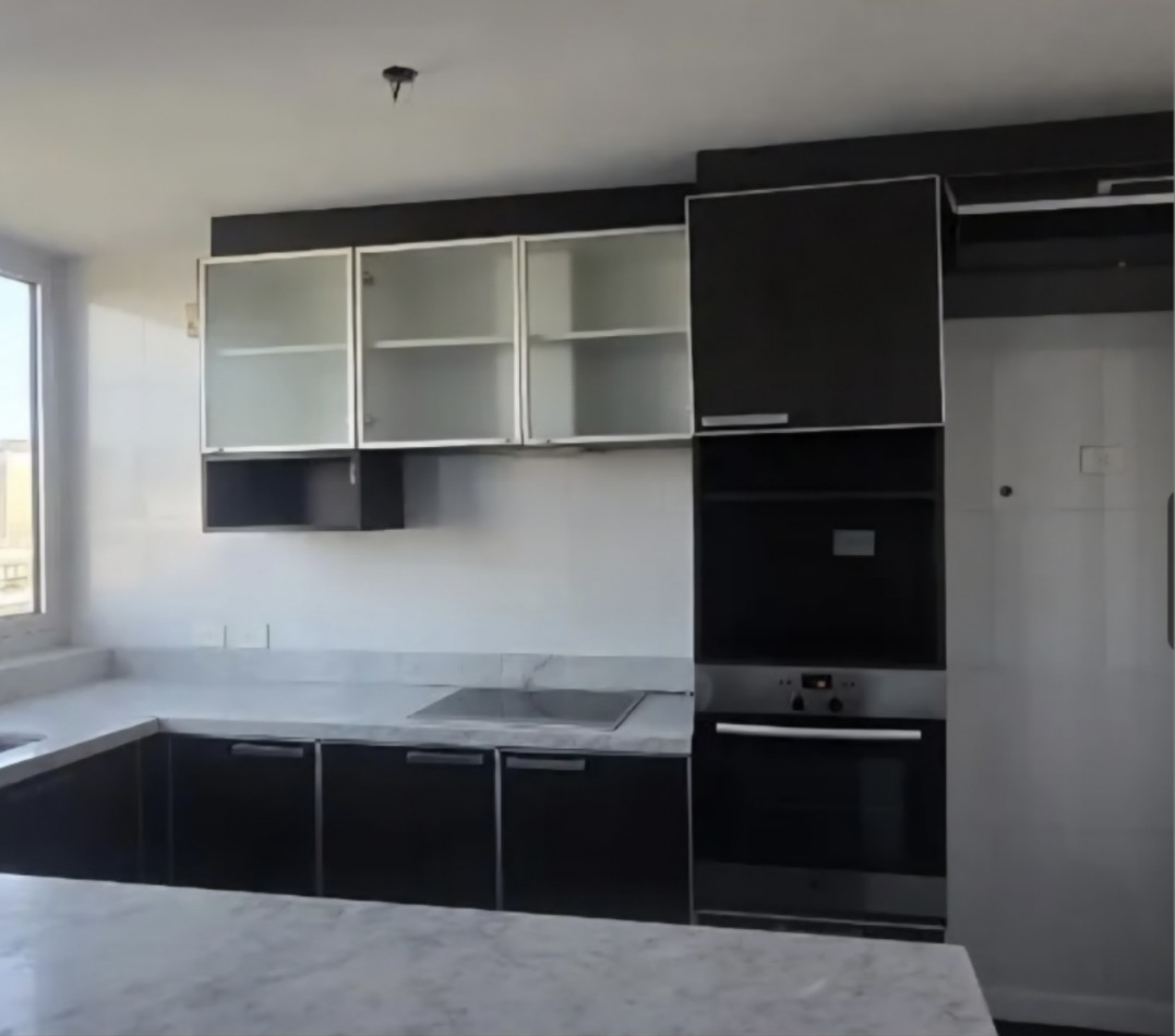 JUANA MANSO 670, VENTA DEPARTAMENTO DE TRES AMBIENTES