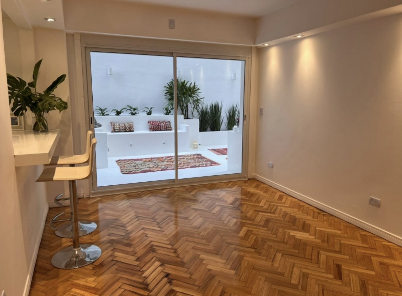 ARCOS 1700, VENTA DEPARTAMENTO DE DOS AMBIENTES CON TERRAZA