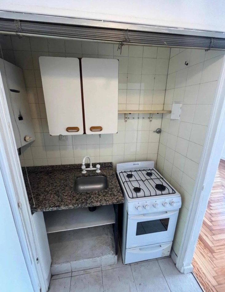 ALSINA 1200, VENTA 1 AMB BALCON TERRZA A 100 MTRS AV 9 DE JULIO