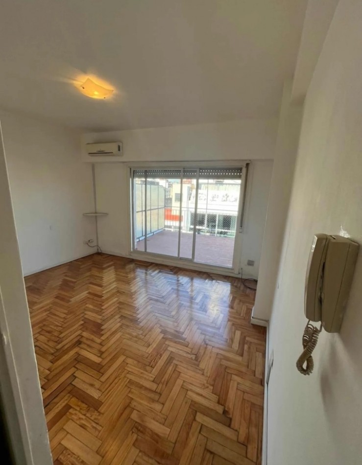 ALSINA 1200, VENTA 1 AMB BALCON TERRZA A 100 MTRS AV 9 DE JULIO