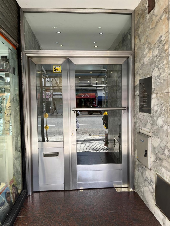 AV PUEYRREDON 1500, VENTA EXCELENTE DEPTO 2 AMB, Reciclado X Completo. Amoblado & Equipado