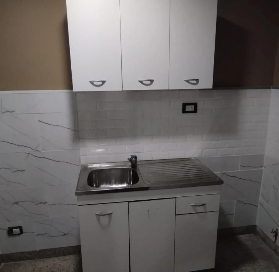 GODOY CRUZ 2700, Venta Muy Buen depto 2 AMB c/Patio Propio Apto PROF/VIVIENDA