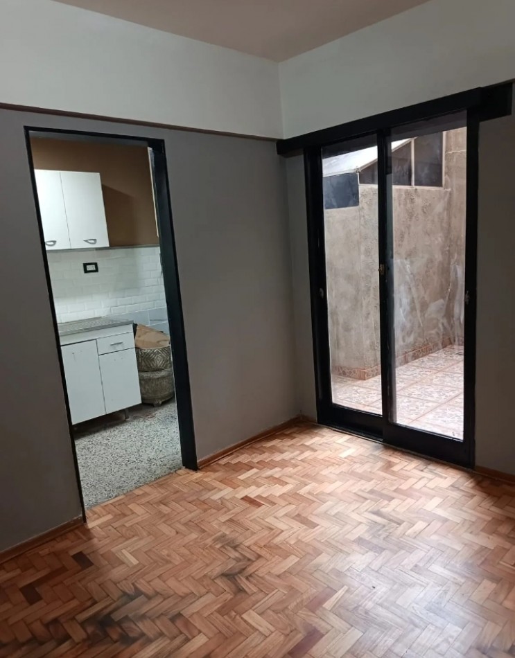 GODOY CRUZ 2700, Venta Muy Buen depto 2 AMB c/Patio Propio Apto PROF/VIVIENDA