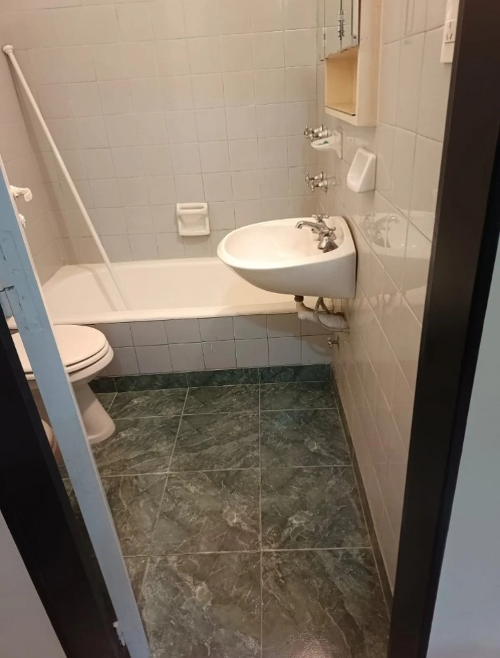 GODOY CRUZ 2700, Venta Muy Buen depto 2 AMB c/Patio Propio Apto PROF/VIVIENDA
