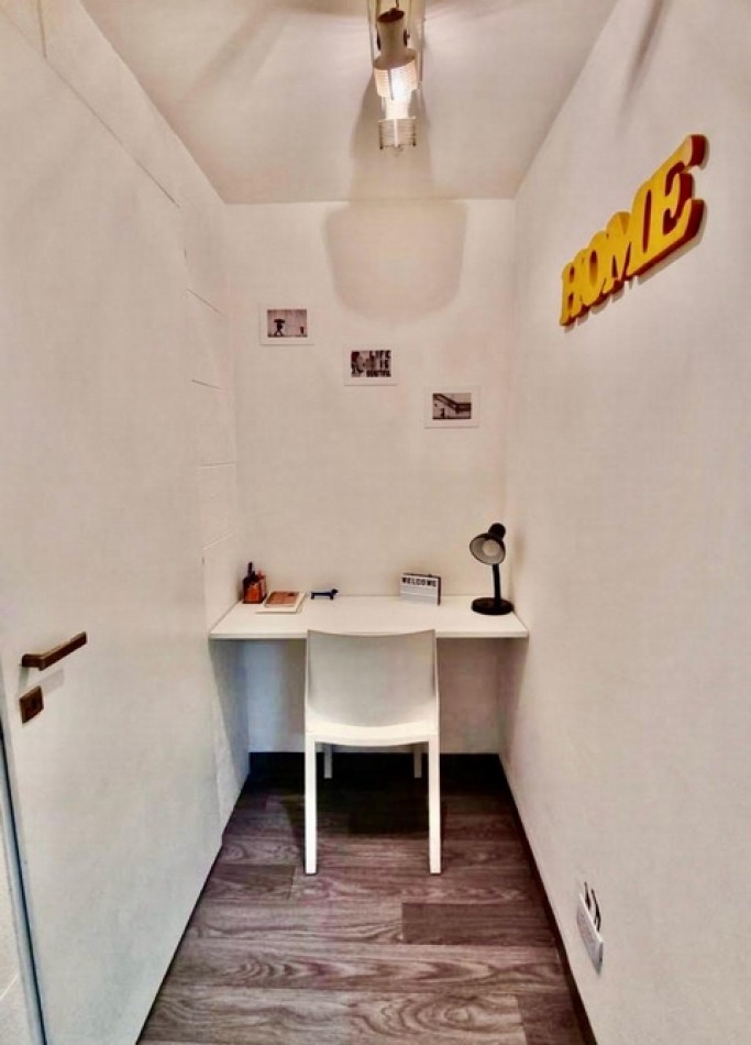 HIPOLITO YRIGOYEN 600, VENTA Genial depto 2 AMB + ESCRITORIO, Completamente  a Nuevo 