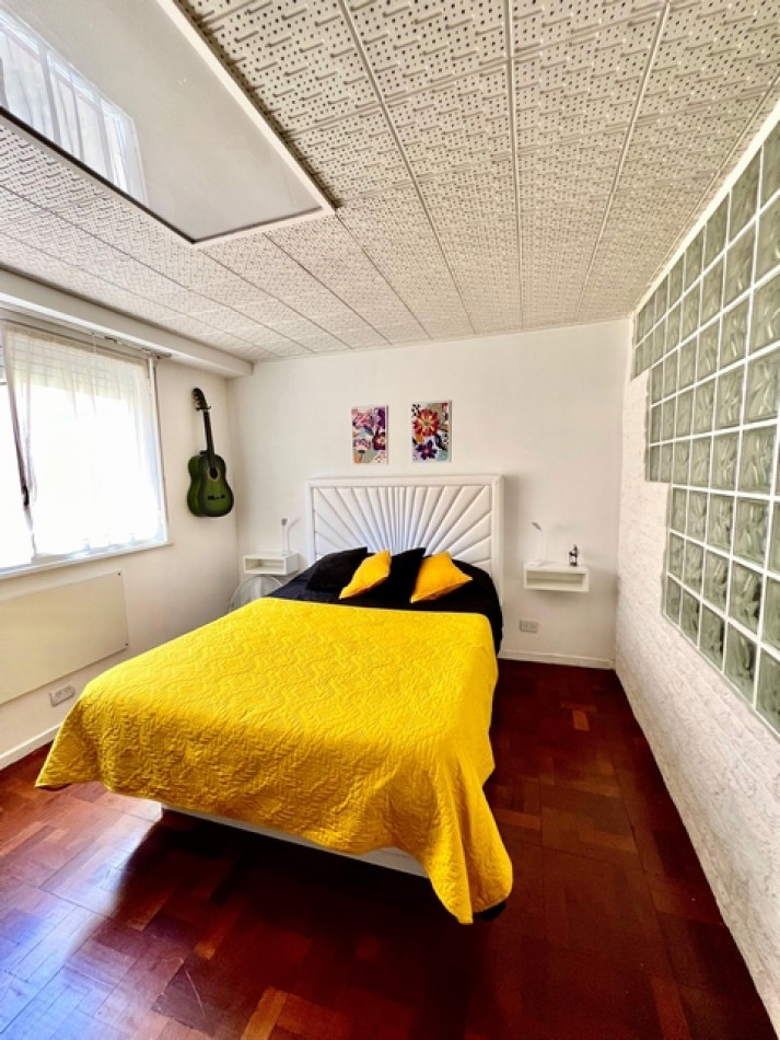 HIPOLITO YRIGOYEN 600, VENTA Genial depto 2 AMB + ESCRITORIO, Completamente  a Nuevo 