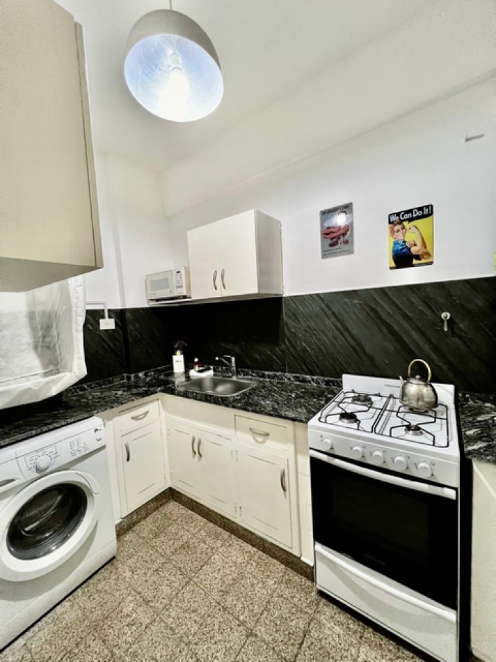 HIPOLITO YRIGOYEN 600, VENTA Genial depto 2 AMB + ESCRITORIO, Completamente  a Nuevo 