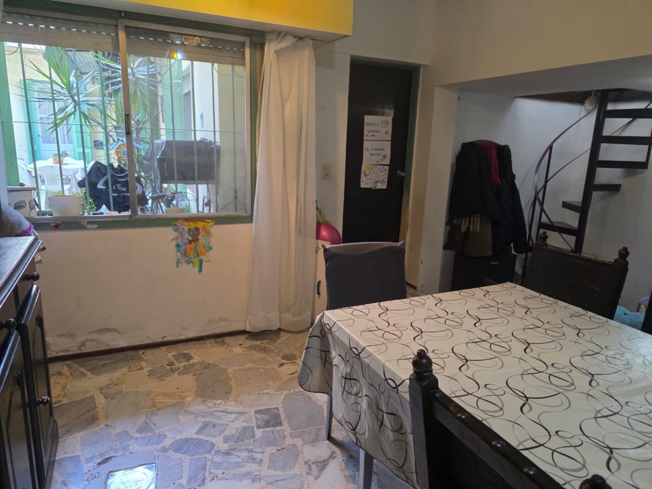 ACUÑA DE FIGUEROA 1700, VENTA PH DE CUATRO AMBIENTES