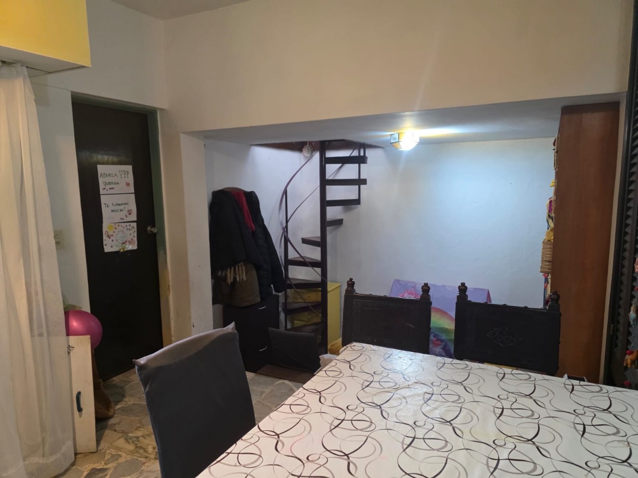 ACUÑA DE FIGUEROA 1700, VENTA PH DE CUATRO AMBIENTES