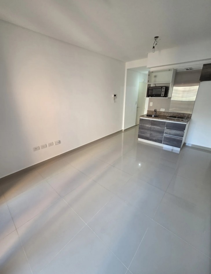 Blanco Encalada 4600, VENTA EXCELENTE MONOAMBIENTE CFTE BALCON EDIFICIO CATEGORIA 6 AÑOS