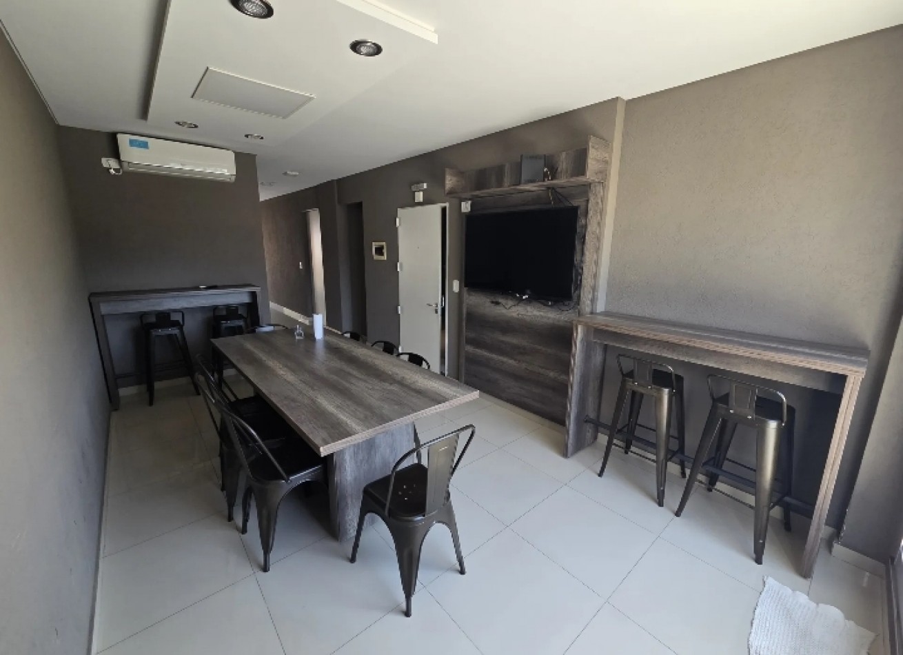 Blanco Encalada 4600, VENTA EXCELENTE MONOAMBIENTE CFTE BALCON EDIFICIO CATEGORIA 6 AÑOS