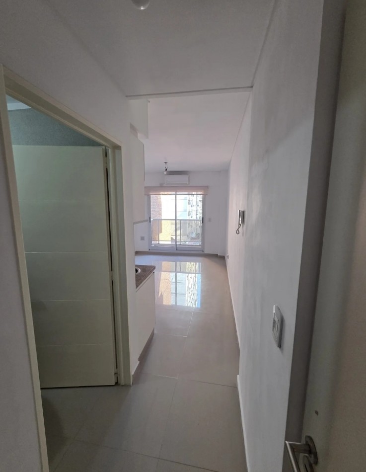 Blanco Encalada 4600, VENTA EXCELENTE MONOAMBIENTE CFTE BALCON EDIFICIO CATEGORIA 6 AÑOS