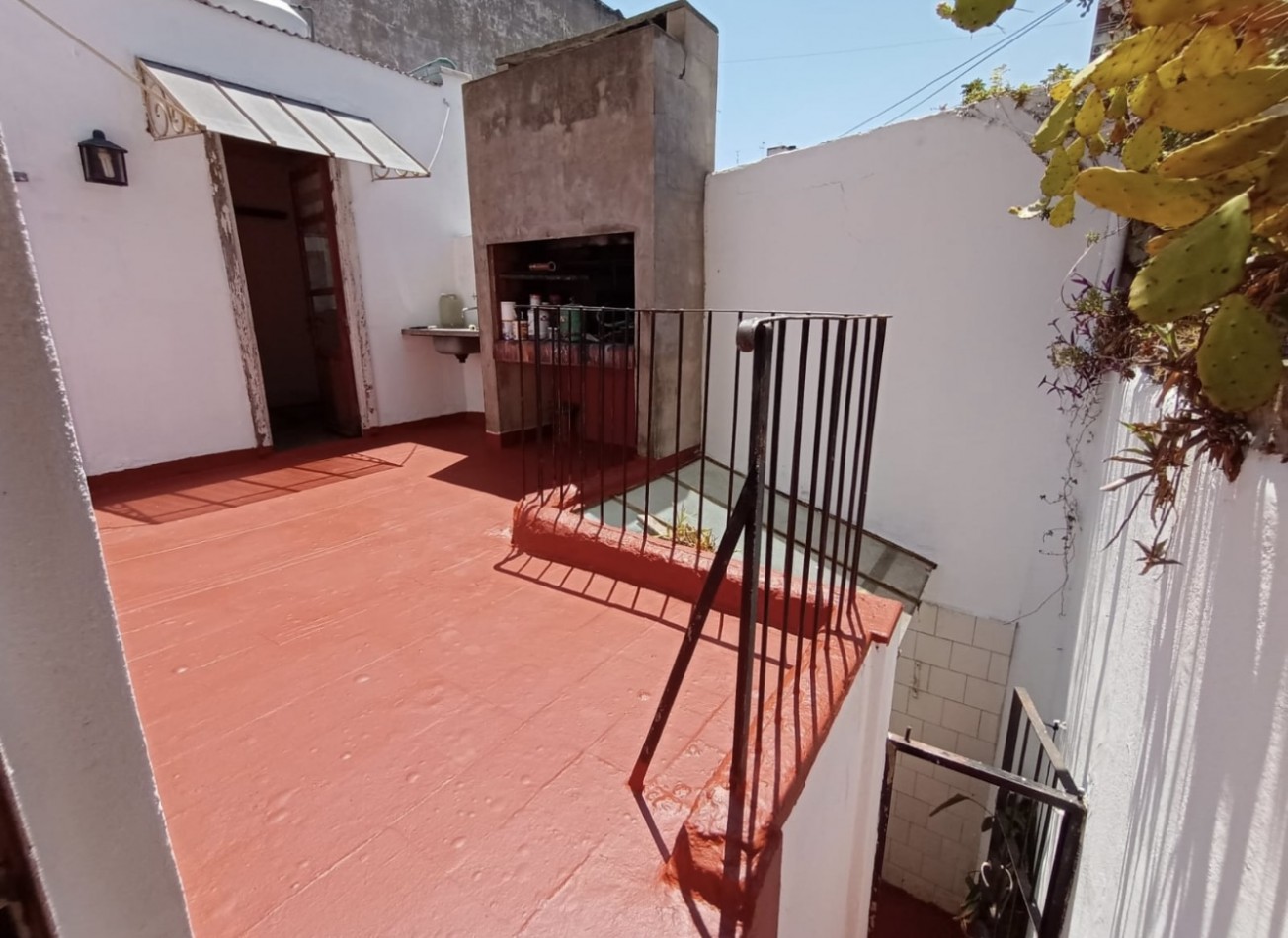 AV. ALBERDI 2600, VENTA PH DE CUATRO AMBIENTES Y ESCRITORIO