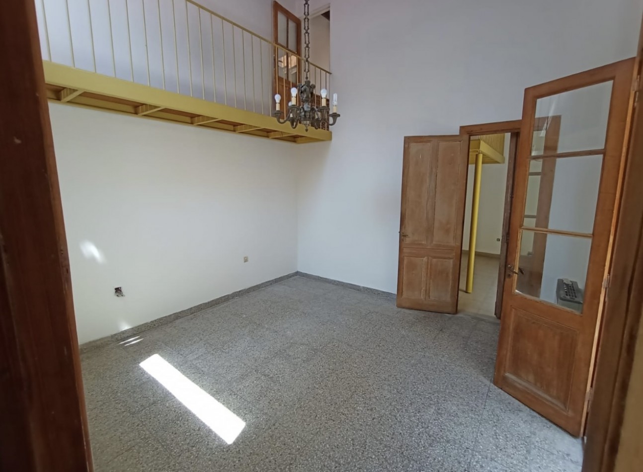 AV. ALBERDI 2600, VENTA PH DE CUATRO AMBIENTES Y ESCRITORIO