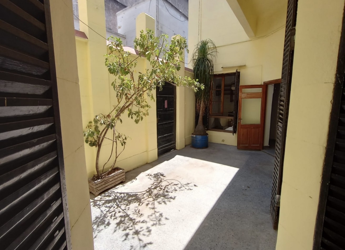 AV. ALBERDI 2600, VENTA PH DE CUATRO AMBIENTES Y ESCRITORIO