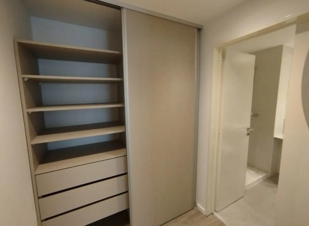 SARMIENTO 4100, VENTA 1 AMB NUEVO A ESTRENAR , ENTREGA Y POSESION INMEDIATA