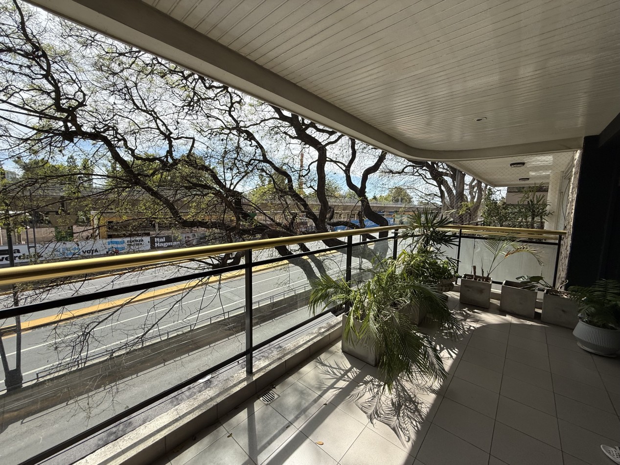 AV. DEL LIBERTADOR 5200, VENTA PISO DE CINCO AMBIENTES EN LAS CAÑITAS