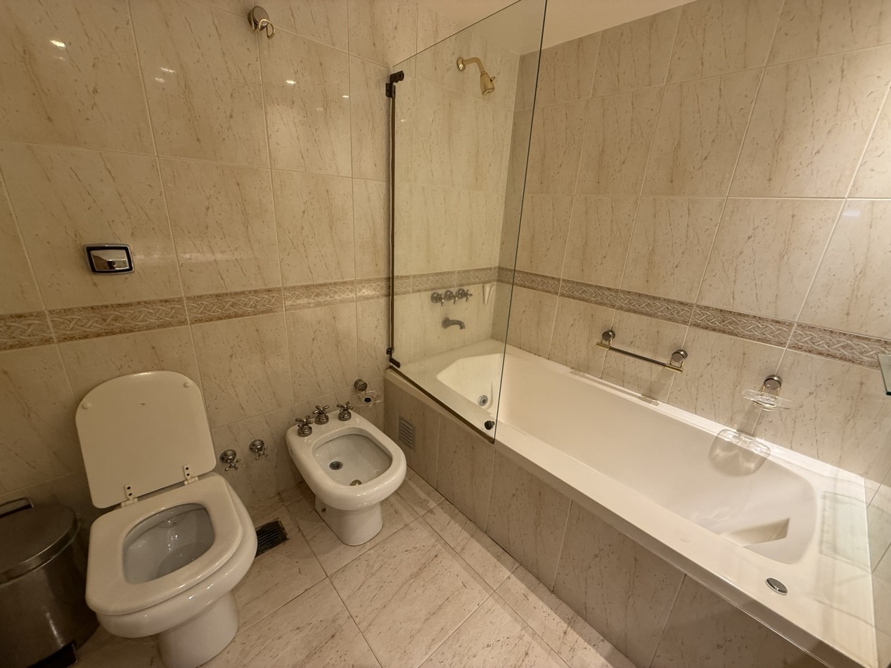 AV. DEL LIBERTADOR 5200, VENTA PISO DE CINCO AMBIENTES EN LAS CAÑITAS