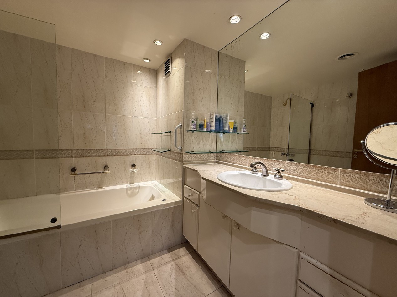 AV. DEL LIBERTADOR 5200, VENTA PISO DE CINCO AMBIENTES EN LAS CAÑITAS